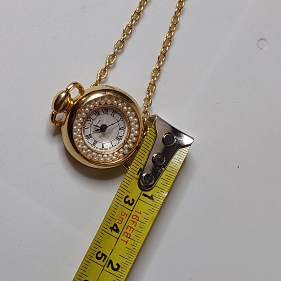 Very Pretty Roman Numeral Necklace Watch With Faux Pearls 29 Inches Long - Picture 7 of 7